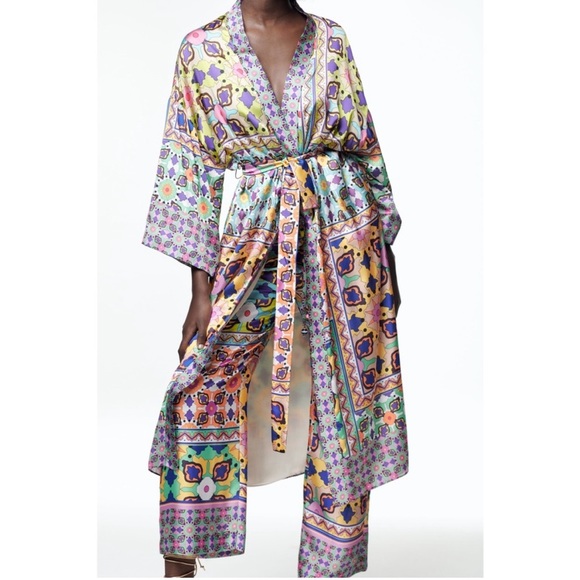 ZARA PRINTED BELTED KIMONO - Picture 2 of 11